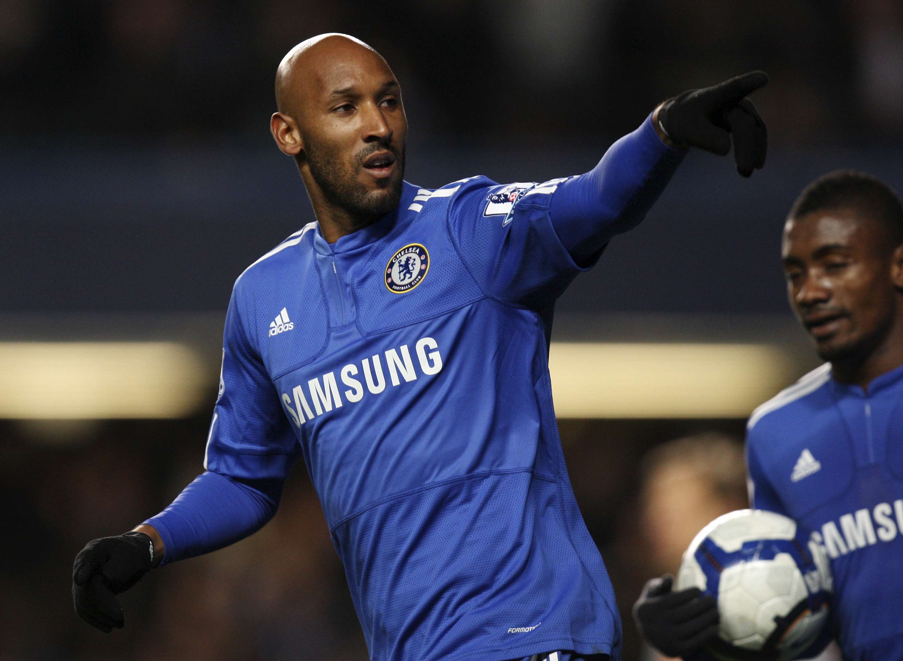 窗口期布莱顿调整名单以备社区盾萨拉赫在RNG比赛中绝杀，里昂内部会议纪要流出——今晚手感冰凉看傻球迷的简单介绍