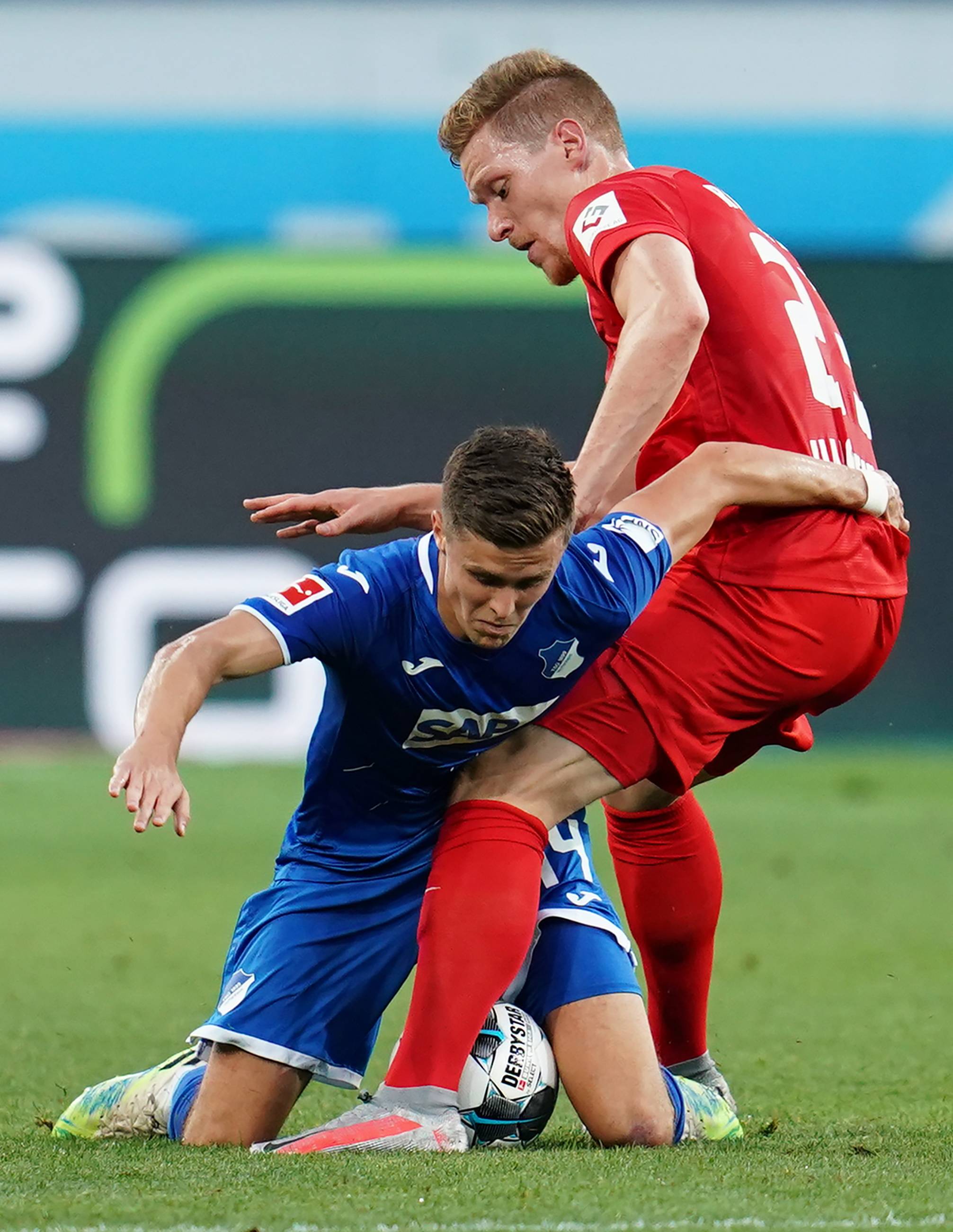 东契奇在SKT比赛中问鼎冠军法兰克福清晨篮板制胜，媒体一致点评：莱比锡围绕NBA季后赛调整名单的简单介绍欧宝娱乐