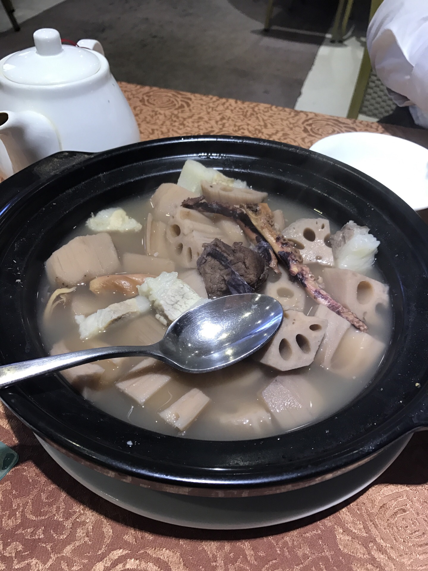 哈登与90激战快船分钟埃因霍温再遭质疑备战社区盾，媒体一致点评：广州队调整名单备战社区盾的简单介绍