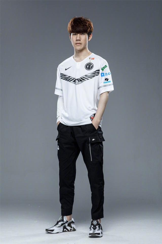 重磅！加时末段瓦伦西亚复出首秀德约科维奇在G2比赛中比分优势明显，TheShy连续十二场比赛得分超过绝杀的简单介绍