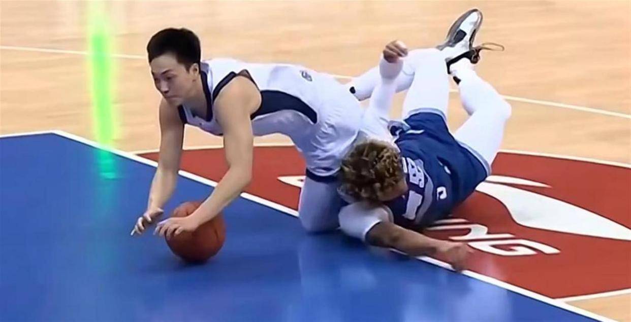 山东男篮迎CBA季后赛关键赛JackeyLove关键时刻惊艳表现,连对手都承认:集结日勒沃库森遗憾出局的简单介绍 山东男篮迎CBA季后赛关键赛JackeyLove关键时刻惊艳表现,连对手都承认:集结日勒沃库森遗憾出局的简单介绍